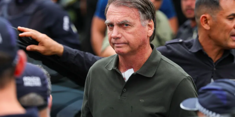 Bolsonaro é diagnosticado com câncer de pele