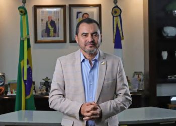 Governador do Tocantins é afastado em investigação sobre desvio de R$ 71 milhões da Covid