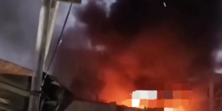 Incêndio atinge área da refinaria Alumar em São Luís; não houve feridos