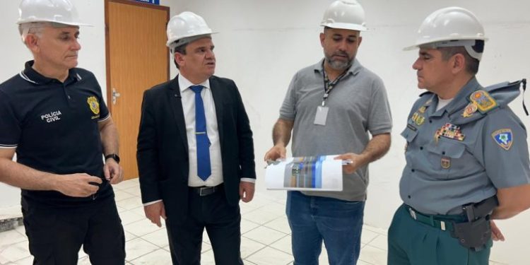 Maurício Martins acompanha avanços nas obras do novo prédio sede da PCMA