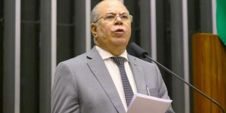 Hildo Rocha homenageia municípios maranhenses e defende impacto positivo da emancipação