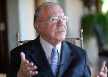 “Defender a paz não é ser complacente com o autoritarismo”, afirma Sarney ao comentar crise na Venezuela