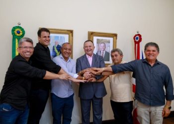 Carlos Brandão amplia diálogo e parceria com prefeitos e chega a 176 municípios recebidos no Palácio dos Leões