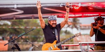 Bell Marques e Léo Foguete arrastam 500 mil pessoas no Pré-Carnaval