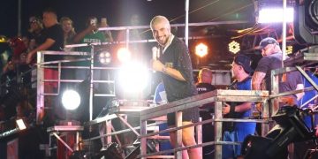 Shows de Alok, Nattan e Chicabana marcam o primeiro dia do carnaval na Avenida Litorânea