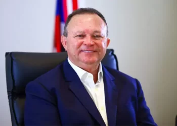 Brandão anuncia pagamento de fevereiro com reajuste para professores da rede estadual