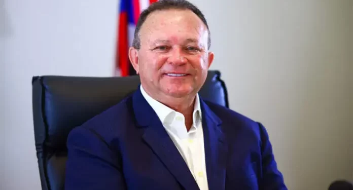 Brandão anuncia pagamento de fevereiro com reajuste para professores da rede estadual