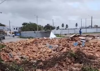 Muro de prédio histórico desaba no Centro de São Luís
