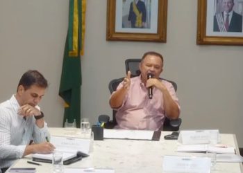 Carlos Brandão anuncia possível compra de nova embarcação para travessia São Luís–Alcântara