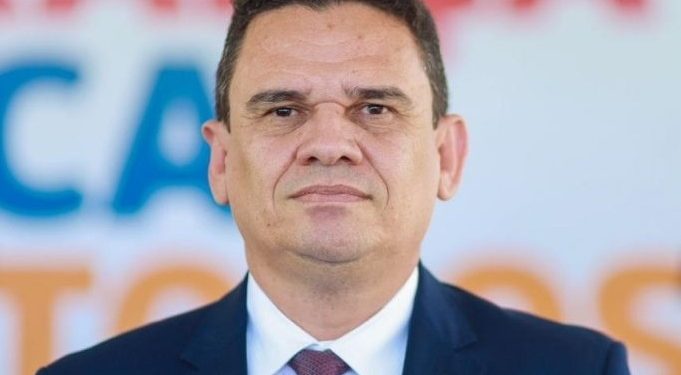 Brandão afasta secretário da Segurança para apuração da denúncia da delegada Viviane