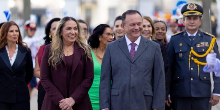 Brandão dá posse à coronel Augusta Andrade, 1ª militar a comandar a Segurança Pública do MA