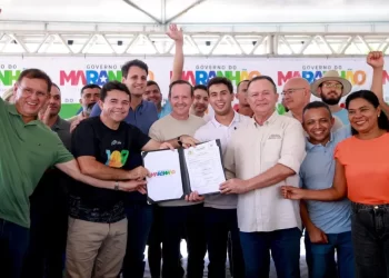 No aniversário de Balsas, Orleans Brandão acompanha entrega de pacote de obras com cerca de 20 equipamentos públicos para a cidade