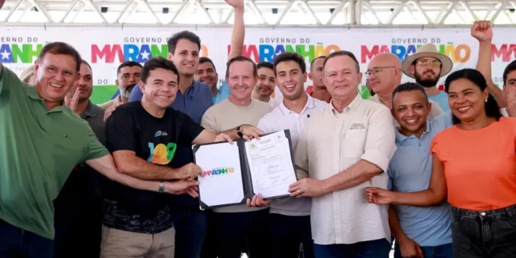 No aniversário de Balsas, Orleans Brandão acompanha entrega de pacote de obras com cerca de 20 equipamentos públicos para a cidade