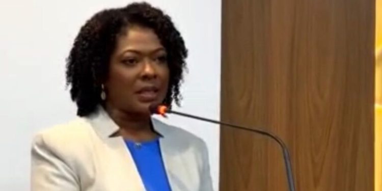 Esmênia Miranda assume Prefeitura de São Luís