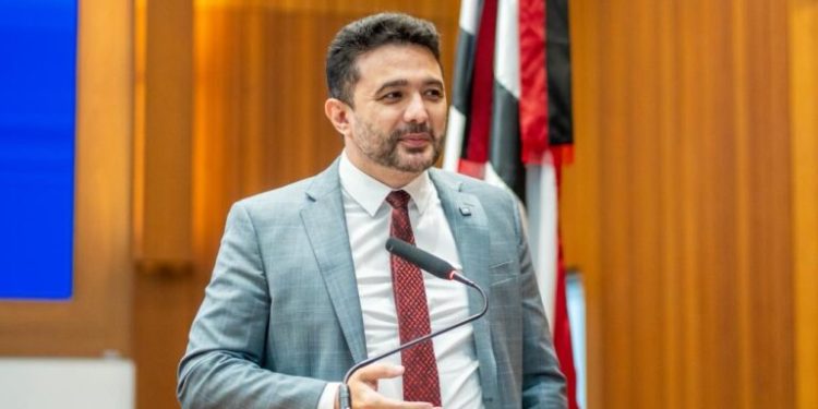 Deputado critica obras contra alagamentos em São Luís e questiona eficácia da gestão Braide