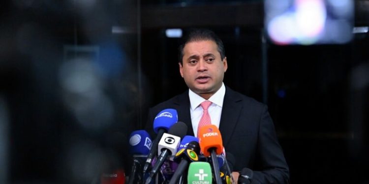 Weverton Rocha é escolhido relator da indicação de Messias ao STF; sabatina já tem data marcada