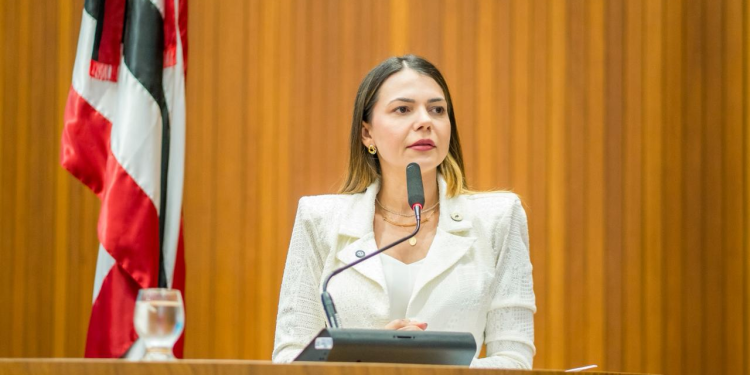 Deputada Janaína destaca lei de prevenção e cobra ações contra violência infantil