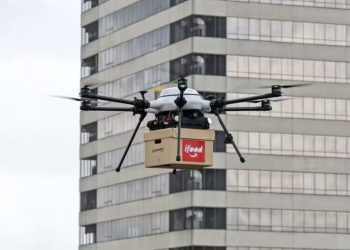 Entregas por drones começam a operar em São Paulo e marcam nova fase do delivery no Brasil
