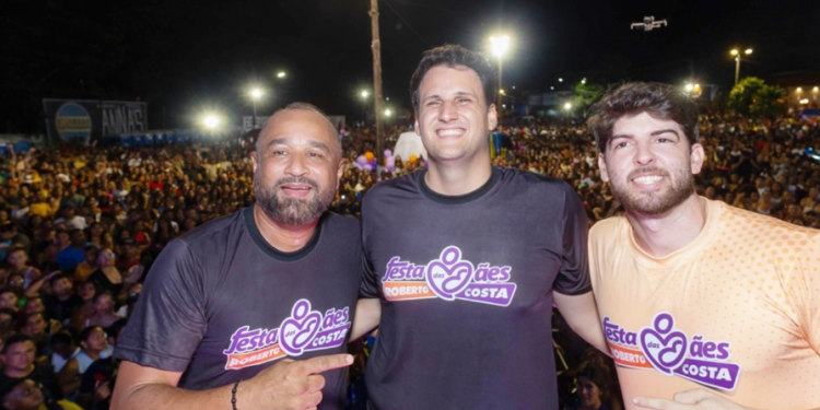 Prefeito Roberto Costa reúne milhares de bacabalenses em Festa das Mães