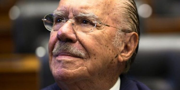 José Sarney apresenta boa evolução clínica e deve ter alta nos próximos dias, diz boletim médico