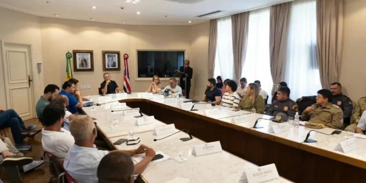 Carlos Brandão anuncia pacote emergencial para travessia de ferryboat entre São Luís e a Baixada Maranhense